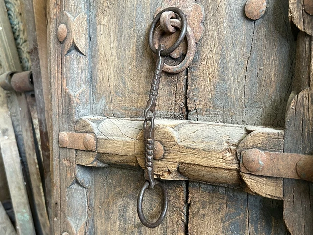 Rare Old Vintage Hand Carved Rustic Iron Rich Patina Solid Horse Bridle Bit (B2)