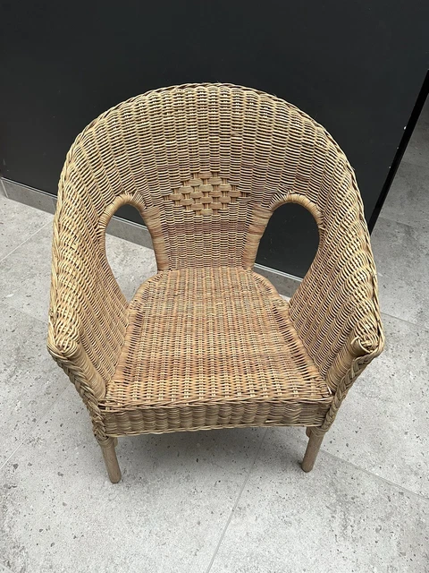 Ikea agen chair 2025