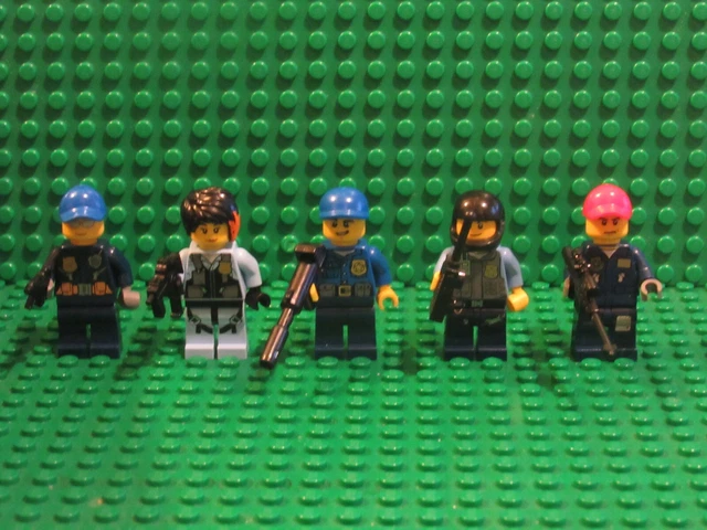 Lot of 5 town city LEGO minifigs Police policeman man swat team female CN87