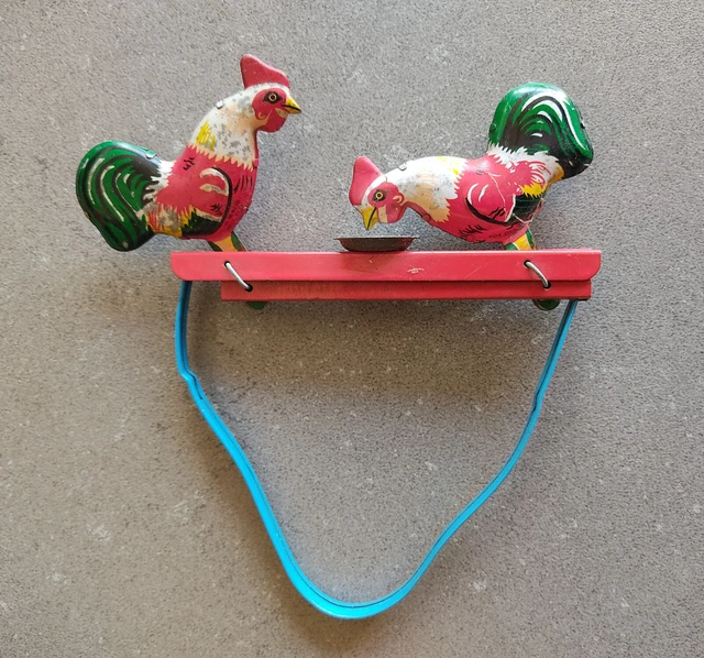ANCIEN JOUET MECANIQUE En Tôle coqs qui picorent EUR 30,00 - PicClick FR