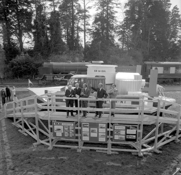 EARL MOUNTBATTEN BURMA microphone when he guest honour handing 1968