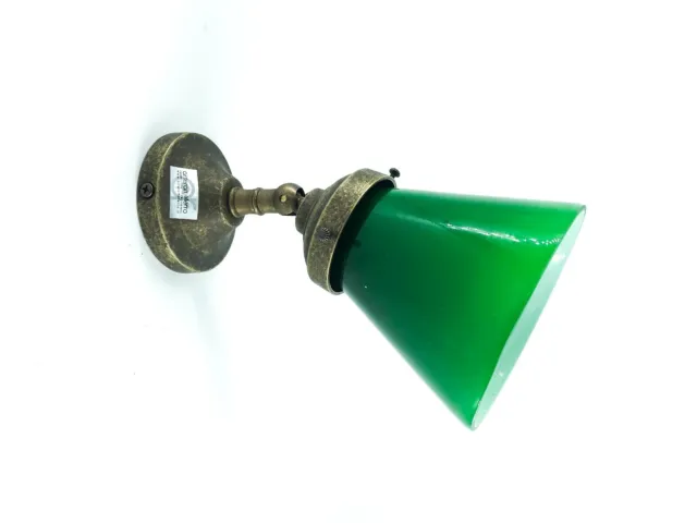 Lampada da parete in ottone direzionabile a faretto con vetro verde opalescente