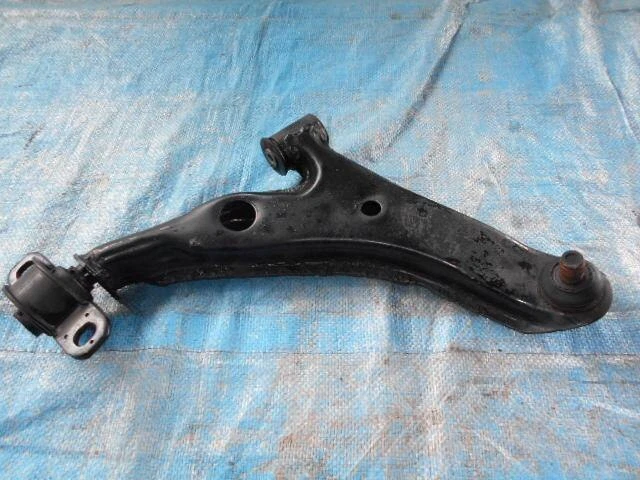 SUBARU Pleo 2002 TA-RA2 Braccio di controllo inferiore anteriore destro [usato] [PA01950091]