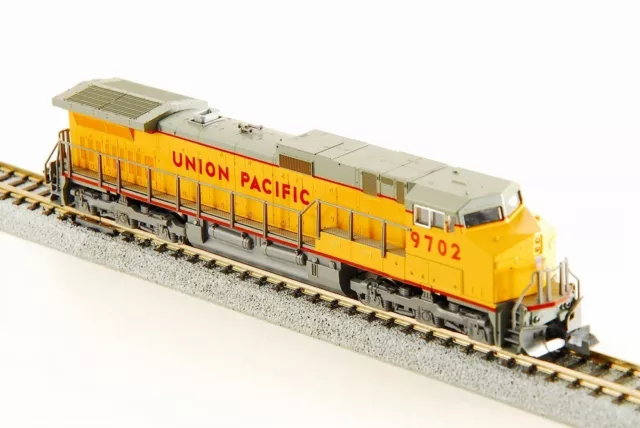 KATO N-Scale #176-3304 GE C44-9W UP #9702 Union Pacific made in Japan Rare