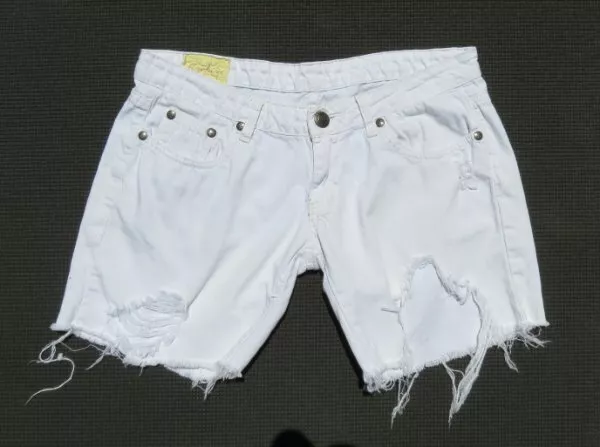 MACHINE US Women’s M 29 8 White Distressed Denim Low Rise Cutoffs Jeans Shorts