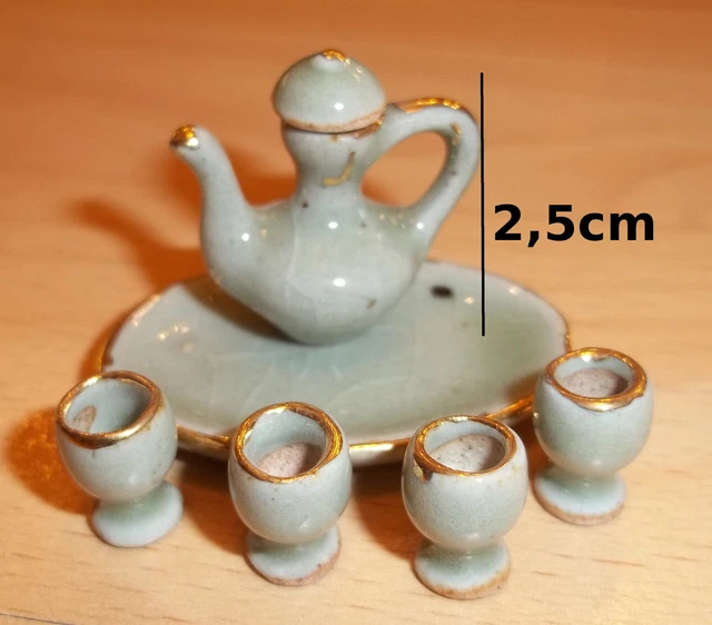 Tasse à café en porcelaine de Saxe décor rouge et doré - brocante
