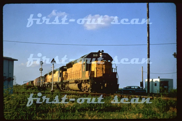 R DUPLICATE SLIDE - CNW C&NW 910 EMD SD-45 Action on Freight