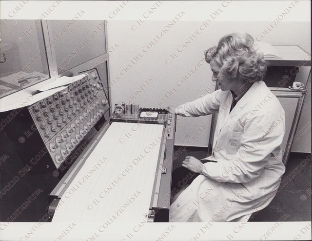 1981 MILANO Policlinico Esame elettroencelalografico Medicina Foto Belluschi 4