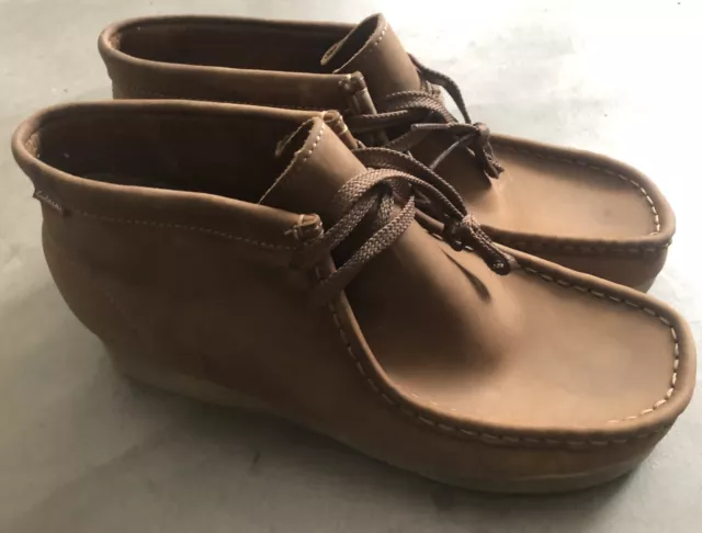 Clarks Stinson HI Ankle Leather Chukka Style Boot Men's Size 8M #78734 EUC Clarks Stinson HI Ankle Leather Chukka Style Boot Men's Size 8M #78734 EUC