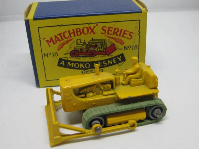 VINTAGE MATCHBOX LESNEY NO 8 CATERPILLAR TRACTOR No box NICE! ♤N