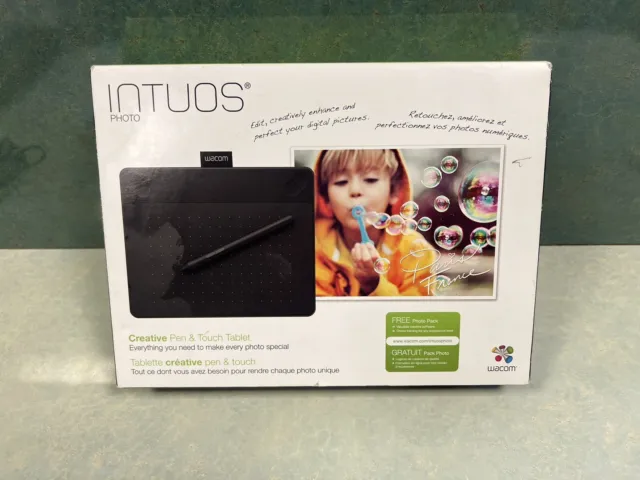 Wacom Black Small Intuos Art Pen and Touch Tablet CTH490PK