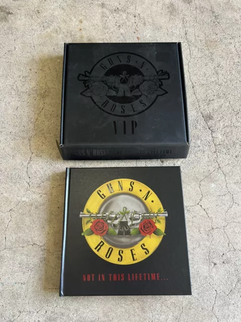 Guns n' Roses 2016 Not In This Lifetime Tour VIP Hardcover Book Guitar Picks