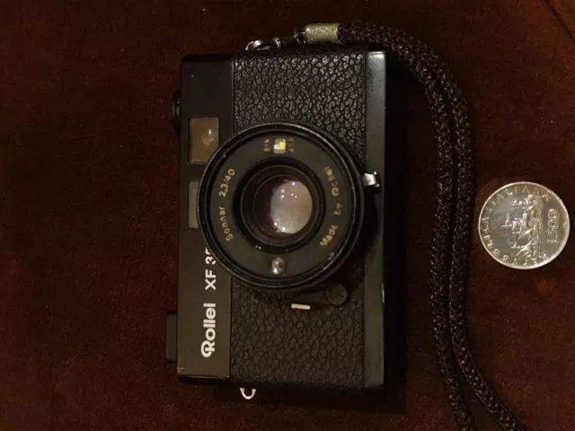 Rollei XF 35 con obiettivo sonnar 2,3-40 vintage usatissima ma funzionante .