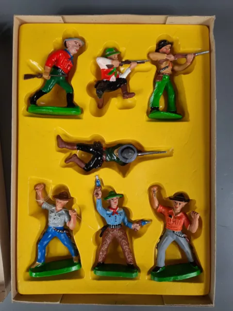 DDR Lisanto Trapperfiguren-Gruppe Gummi Indianer, Cowboys in OVP gelbes Inlay