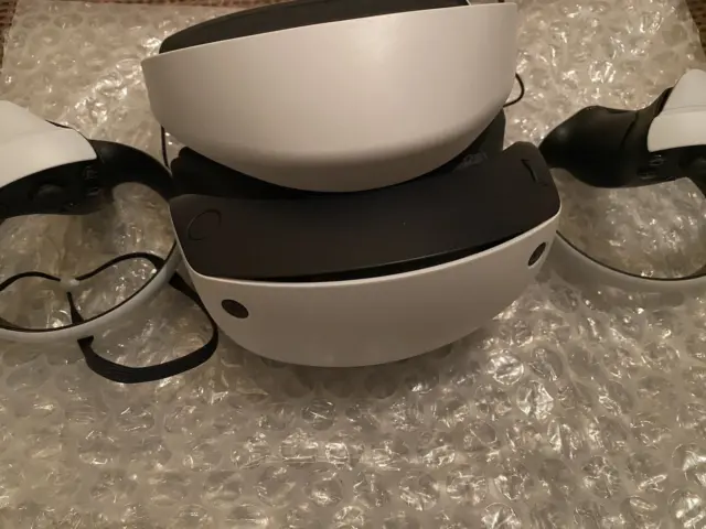 PlayStation VR2 (PSVR2) Headset + 2 touch controllers