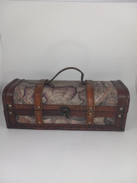 Caja de vino de madera vintage de mapa mundial para pecho