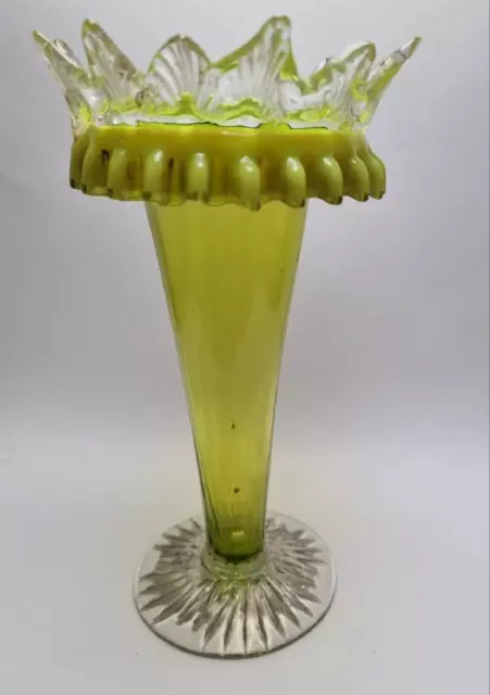 Beautiful Antique 19Th Century Victorian Green Glass Vase.