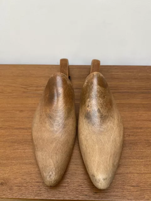 Vintage Pair of Wooden Hinged Shoe Trees/Lasts UK Size 3/4/5