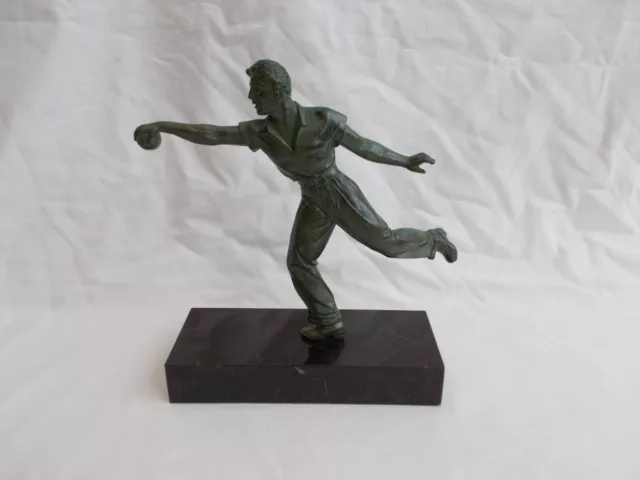 Sculpture Statue Regule Patine Vert Joueur Petanque Marbre Basque ?