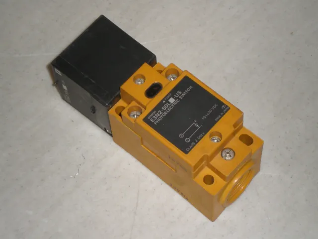 Omron E3N2-50L-US Interruttore Fotoelettrico Sensore W/ Garanzia! E3N250LUS 10 A