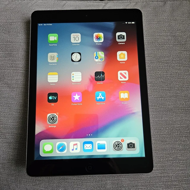 Apple iPad Air 1st Gen. 16GB Wi-Fi 3g 9.7in Grey Pristine Ip07