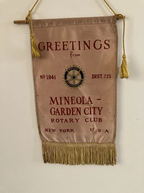 Mineola-Garden City : Fanion  du Rotary Club 2
