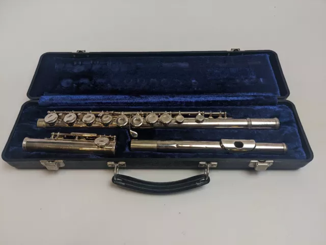 Artley 18-0 Silver Plated Flute - Made in the USA With Case - 00106 Artley 18-0 Silver Plated Flute - Made in the USA With Case - 00106