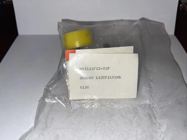 Military Connector NOS MILSPEC MS3121F-22-21P