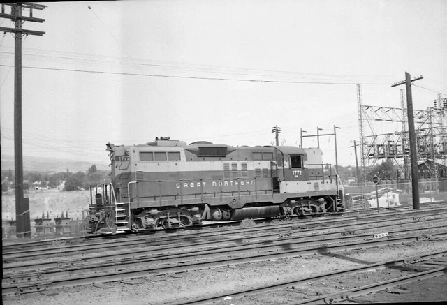 Burlington Northern BN Great Northern RR 1772 GP-9 Wenatchee WA Negative 5661