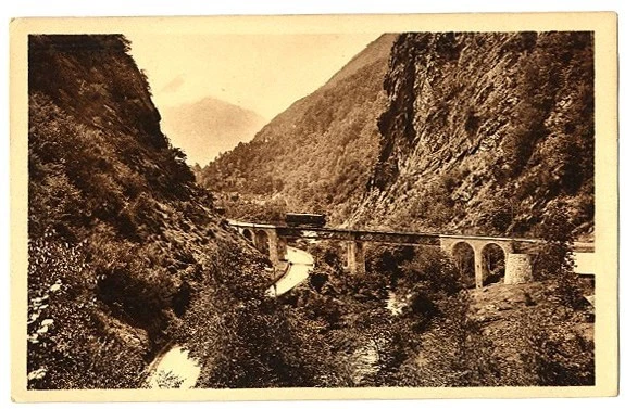CPA 65 Hautes-Pyrénées Route de Cauterets à Pierrefitte Le Pont de Meyaba