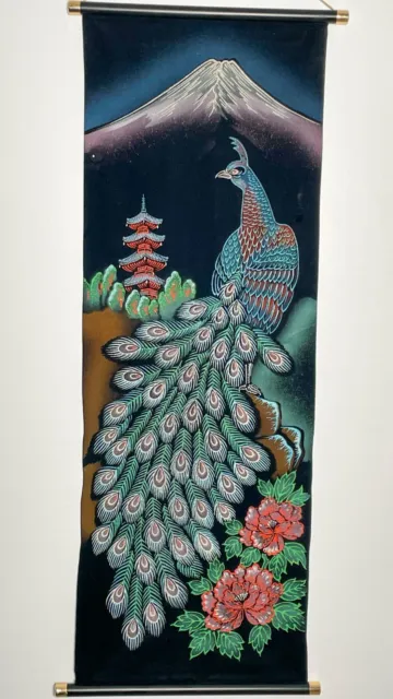 Wandbehang aus Samt mit japanischem Motiv, Pfau vor Pagode und Fuji, 70er Jahre