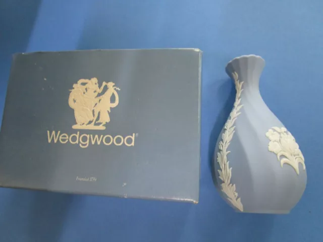 WEDGWOOD - * BLUE** Jasper Ware  Classic Shaped Bud VASE 10cm