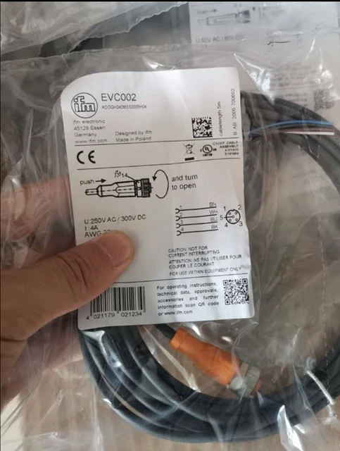 EVC002 - Connecting Cable With Socket