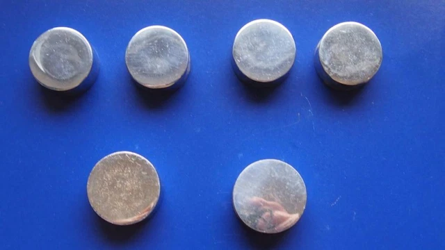 lot de 6 boutons de  tiroirs  zamac chromé année 70 meuble  2 modèles