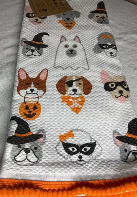 https://www.picclickimg.com/DBcAAOSwGfplGM5G/Casaba-Kitchen-Towels-2-Dogs-Halloween-100.webp