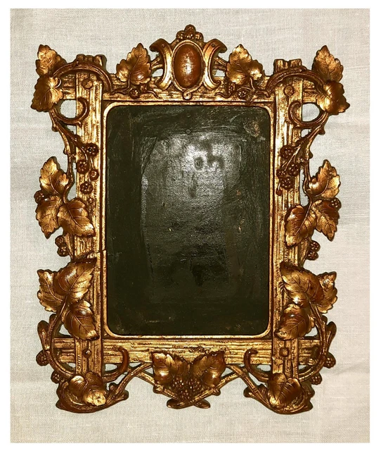 Cornice antica in legno intagliato e dorato cm.18,5x23 metà '800