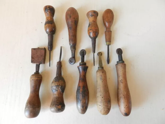 Lot outils Outils anciens paysans vigneron cordonnerie materiel