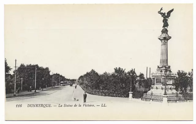 CPA " DUNKERQUE - La Statue de la Victoire