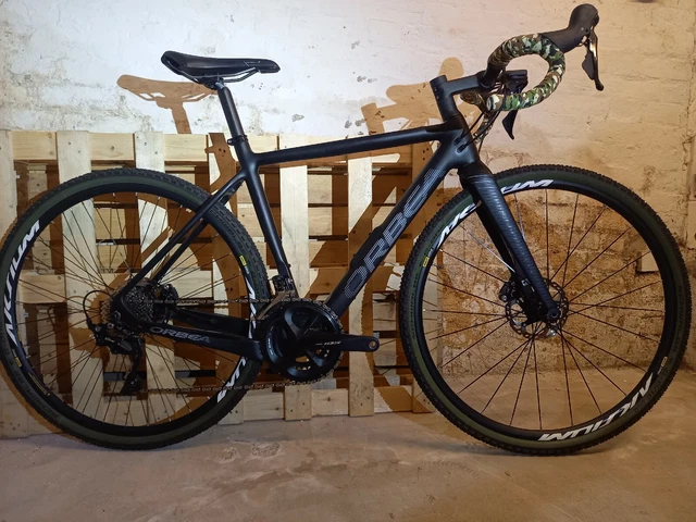 ORBEA GAIN M30 Carbon Electric Gravel Bike Very Good Condition