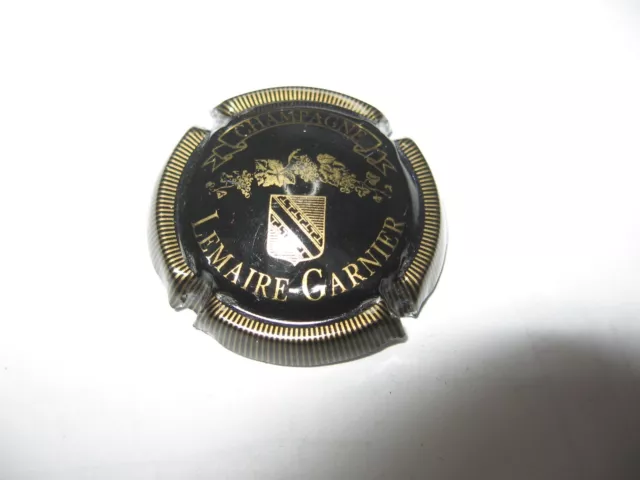 1 capsule de champagne Lemaire Garnier N°5 noir et or striée