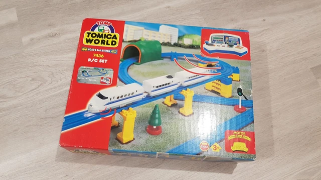 Circuit de train Tomica 7436 avec train télécommandé (rare) 2