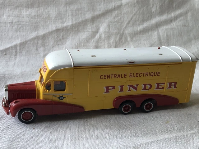 Camion Miniature Altaya 1/64 Renault 4220 - Cirque Pinder - Rouge Et Jaune - Occasion