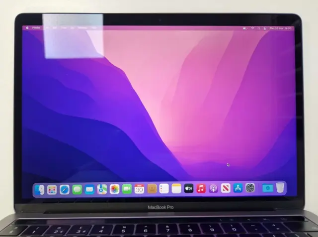 Apple 13" MacBook Pro Touch Bar 2018 Intel i7 8th Gen 256GB SSD 16GB RAM - A1989