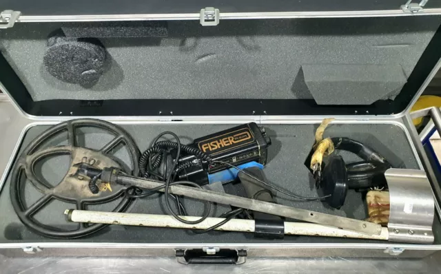 Fisher M-Scope CZ20 Metal Detector. In original hard case.