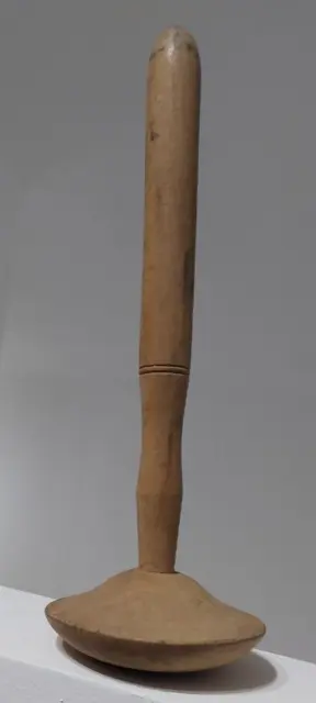 antico utensile da cucina in legno - per pestare