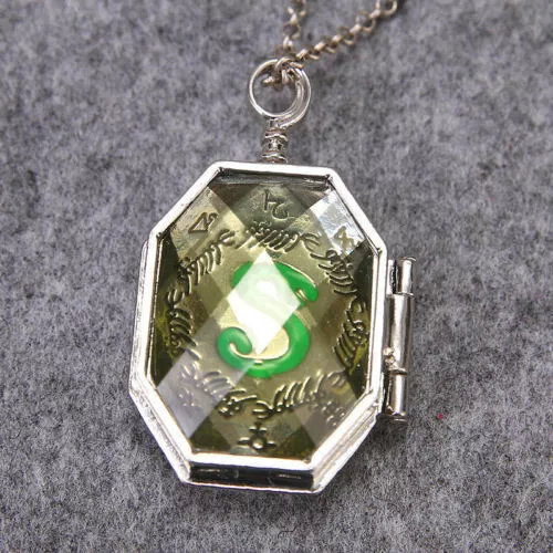 Harry Potter Slytherin Necklace Horcrux Locket Hogwarts Memorabilia Charm