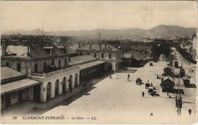 CPA Clermont Ferrand la gare (1238453)