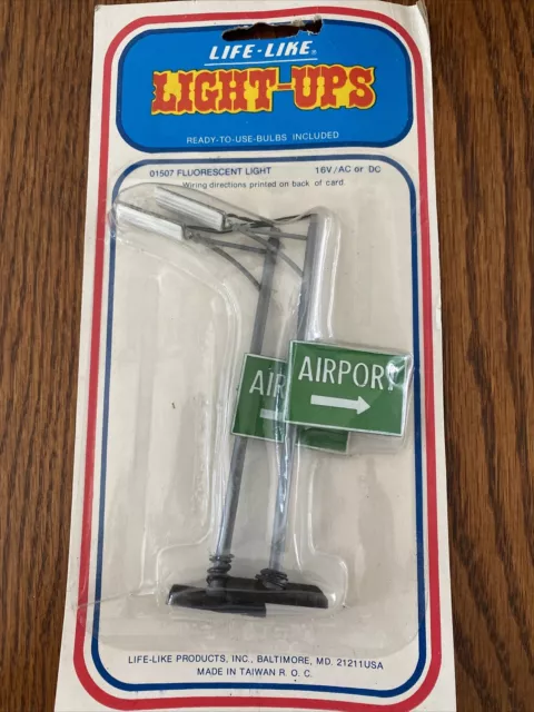 VTG Life-Like HO Scale Light Ups, Pre-Wired Fluorescent Lights, #01507 NEE