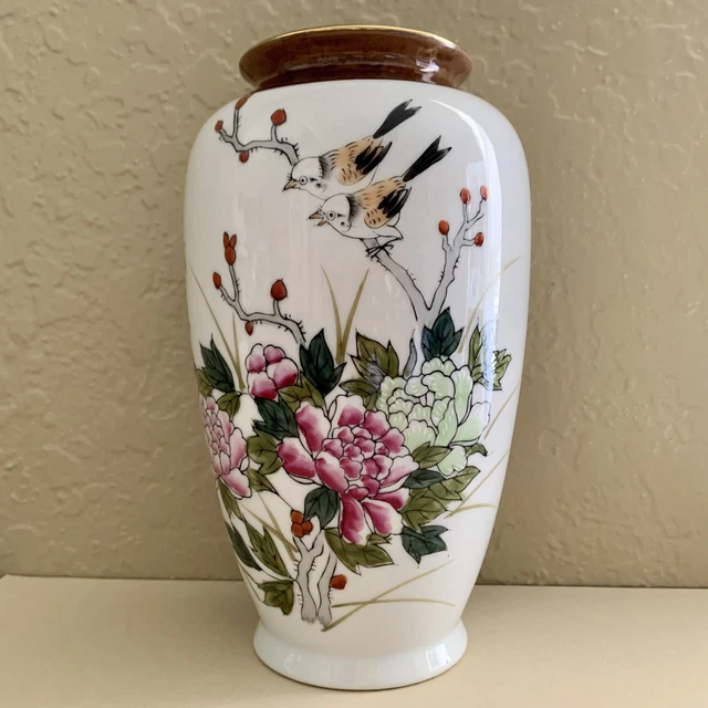 Kutani Vase with Flowers & Birds Porcelain Ware Made in Japan