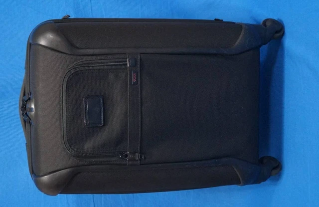 Used Tumi 28520DH Alpha Light Weight International Carry On 4 Wheel cCarry Case